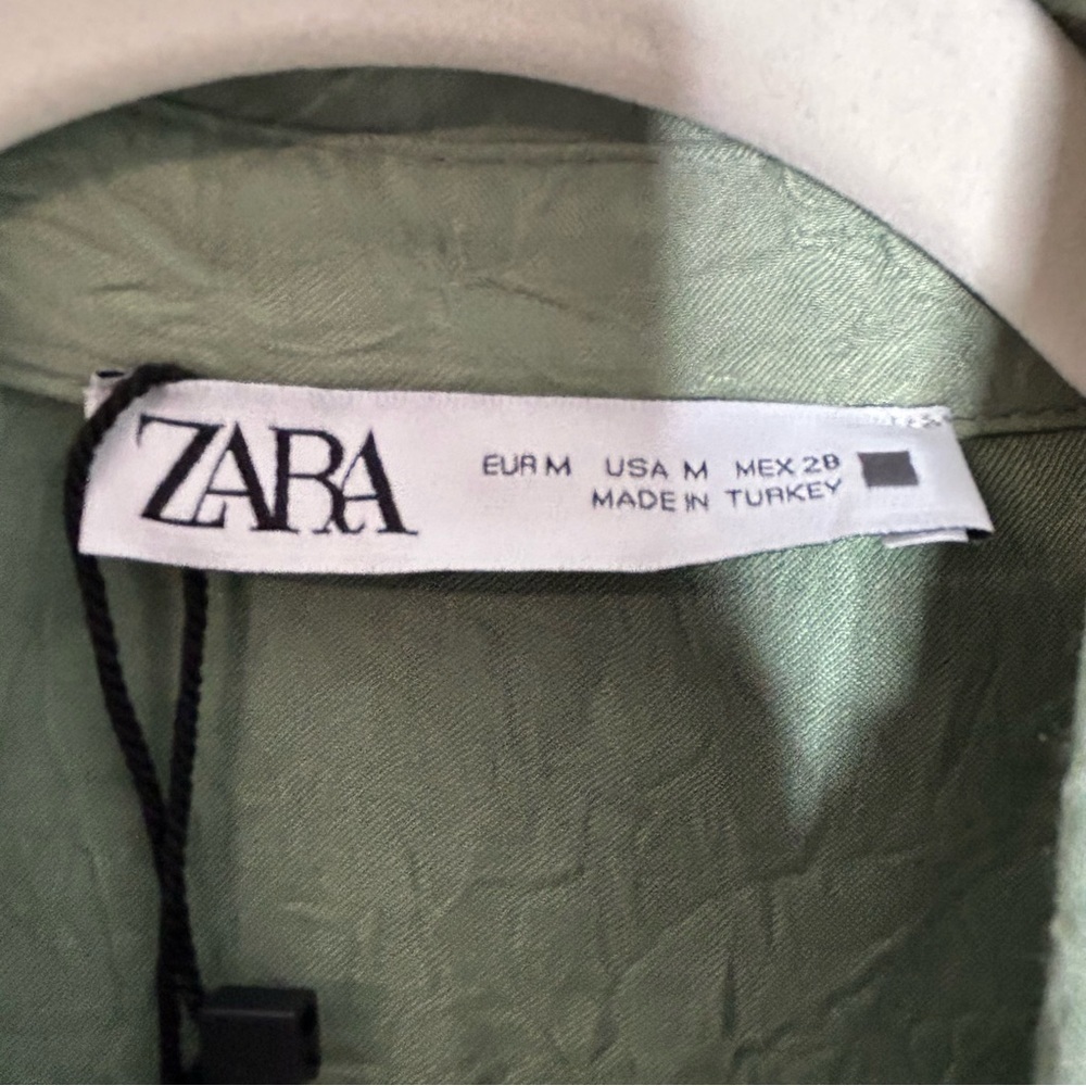 NWT Zara Green Satin Crinkle Cinch Waist Button Down Blouse - Picture 13 of 16